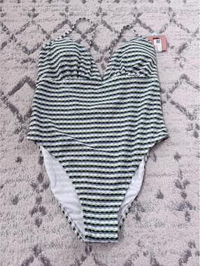New with tags Shade & Shore one piece swimsuit